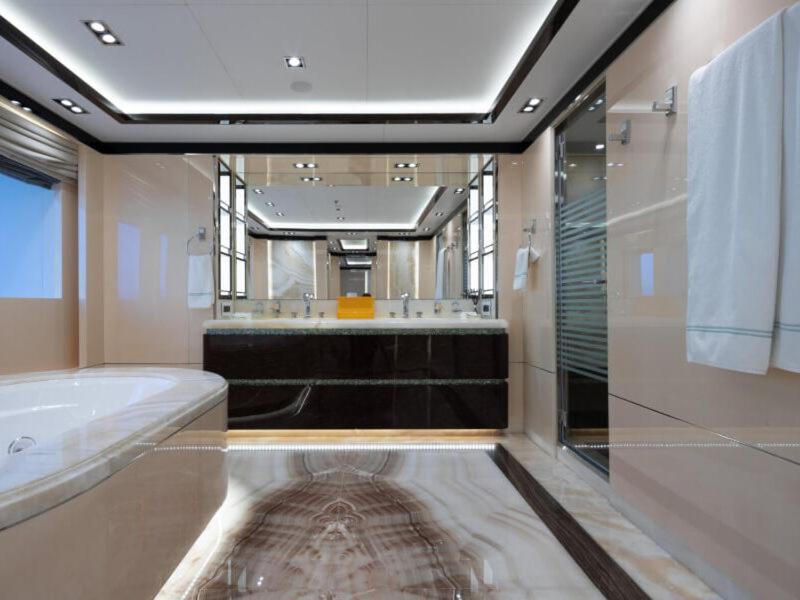 Luxury Yacht Travels photo 4