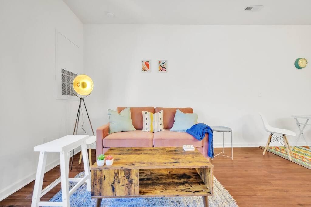 1BR King Bed near Shopping, Dining & Entertainment image