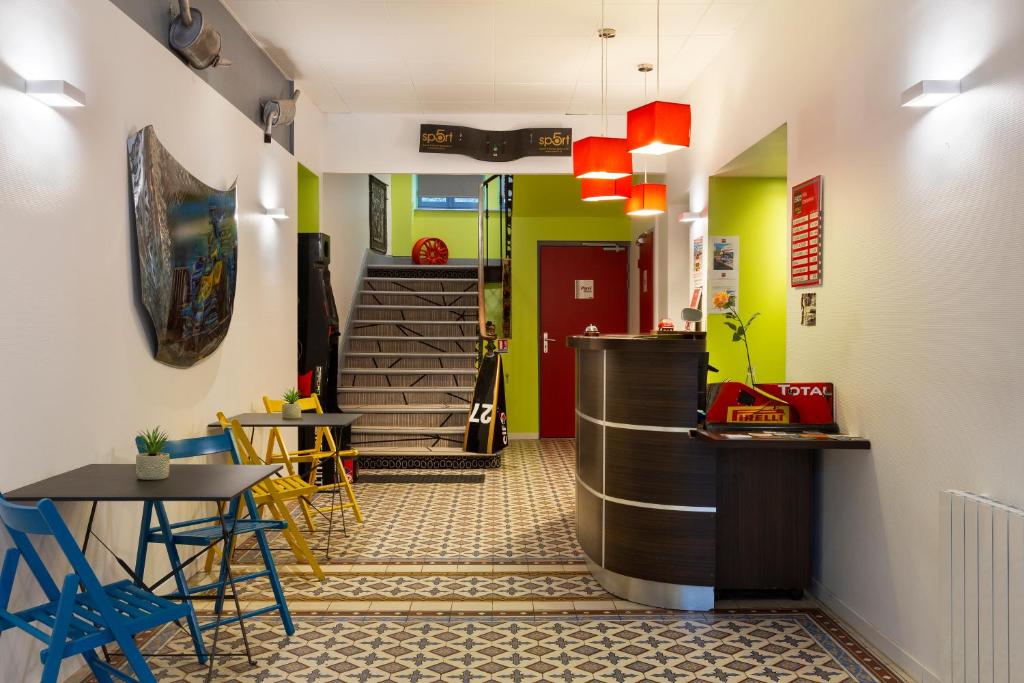 Enzo Hotels Contrexeville by Kyriad Direct photo 4