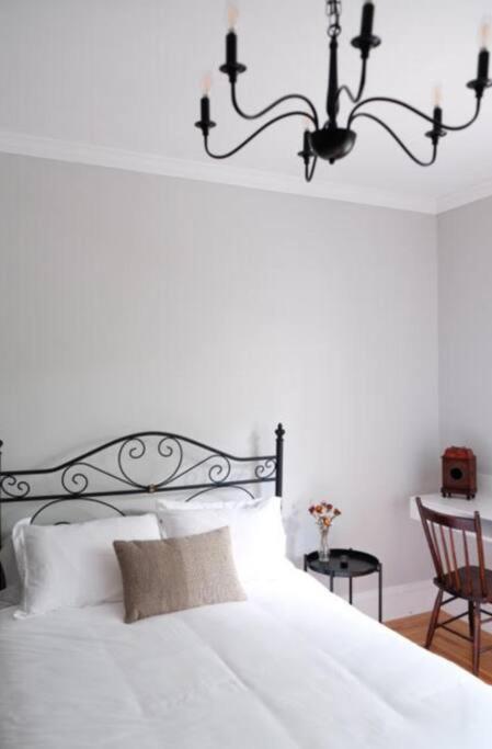 Studio 4 ~ 1BDRM, Private Bath, Downtown photo 3