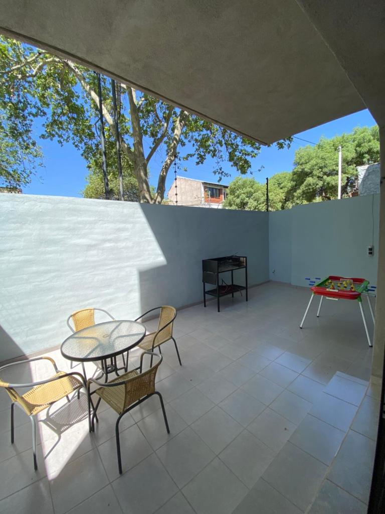 Excepcional apartamento, con patio cochera y parrilla en el centro photo 2