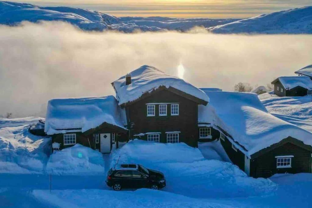 Exclusive Family cabin with view and beautiful Norwegian nature photo 3