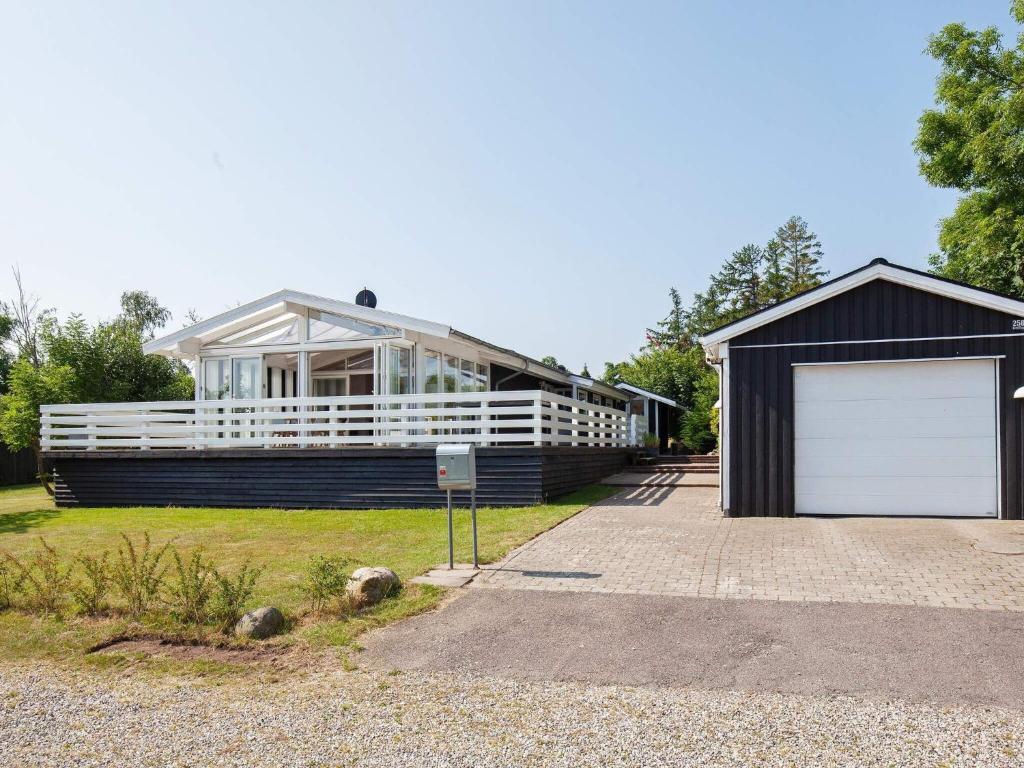 6 person holiday home in Str by photo 1