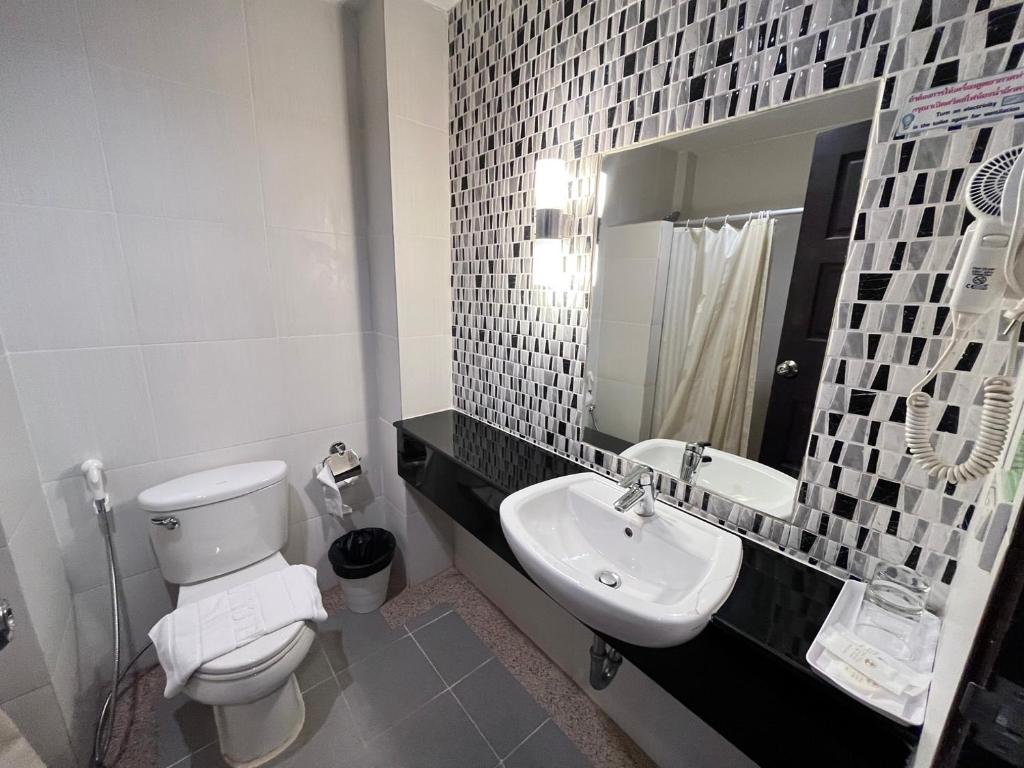 Chiangkhong Teak Garden Riverfront Onsen Hotel- SHA Extra Plus photo 2