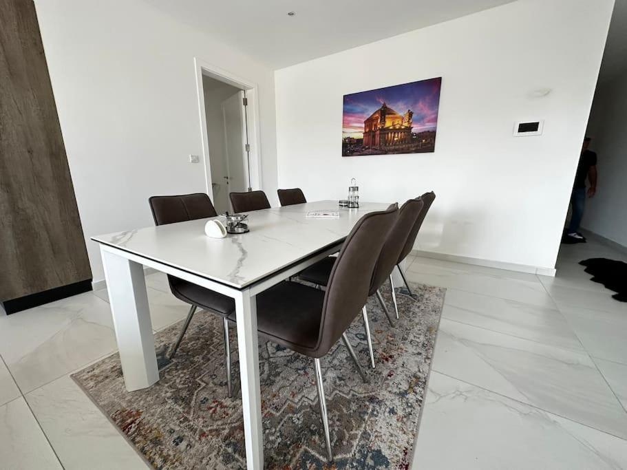 Modern & Cosy Apartment in Marsaxlokk photo 3