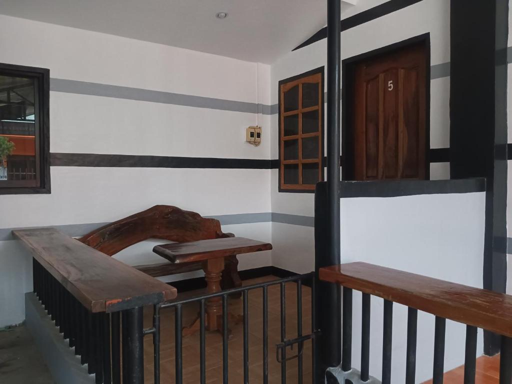 Moalboal Indino's Guesthouse sardines run and sea turtle 1 minute walking distance photo 4