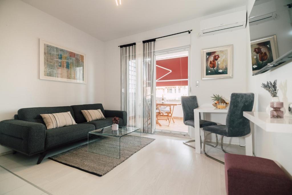 Modern Apartments with Loggia Terrace and Parking photo 1