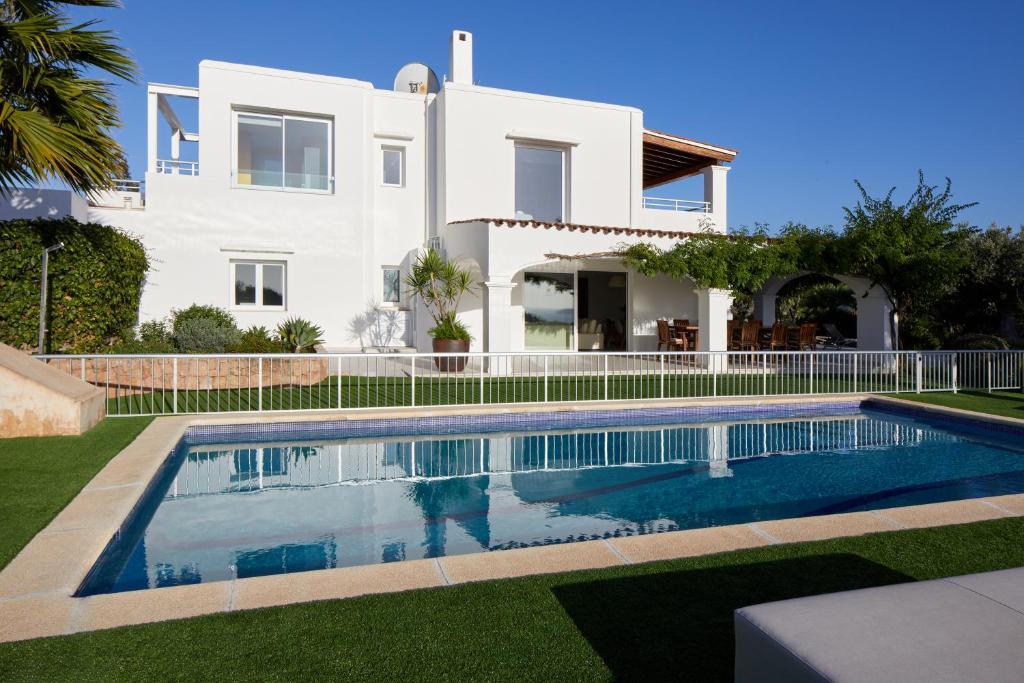 Villa Can Joan I - Fantastic Sunset Views and Family Friendly - photo 1