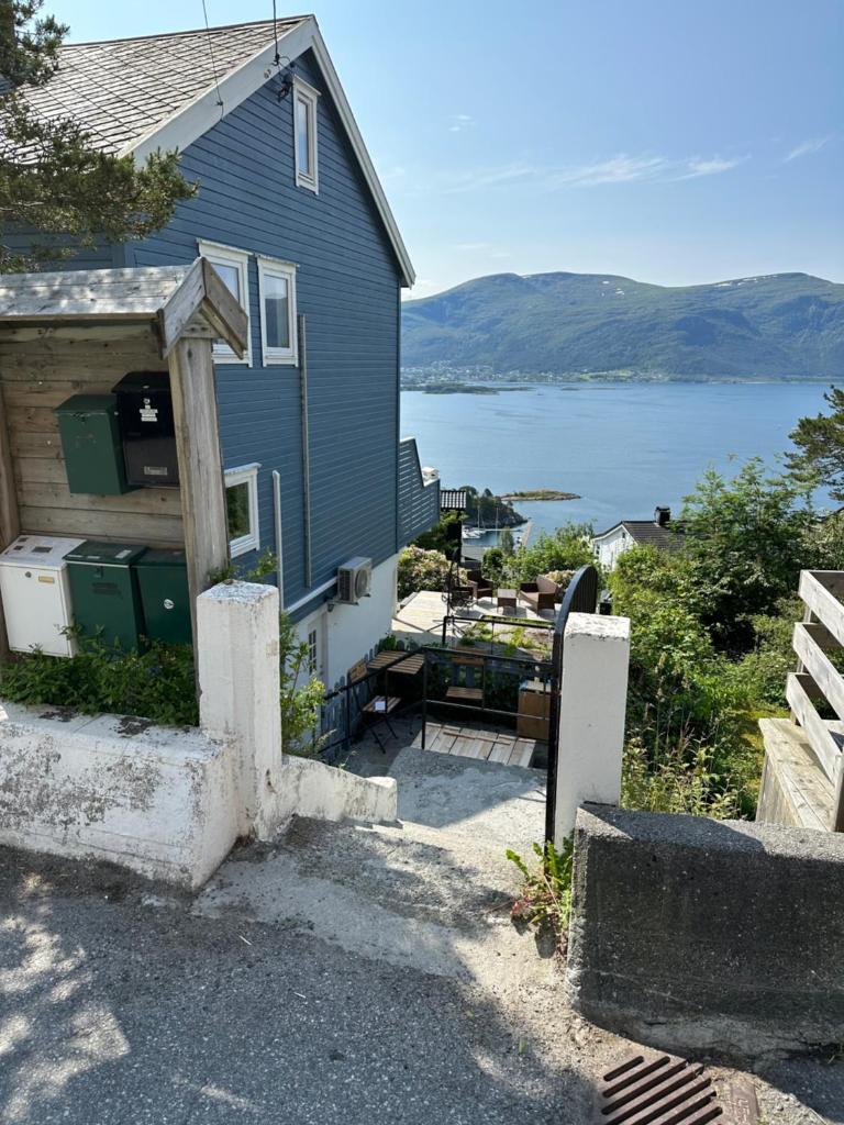 Great place with view to the mountains and fjord photo 3