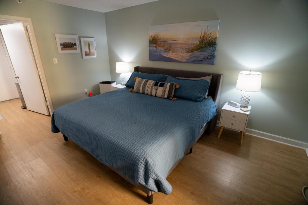 Coastal Getaway with waves & relaxation and lazy river, pool and hot tub image