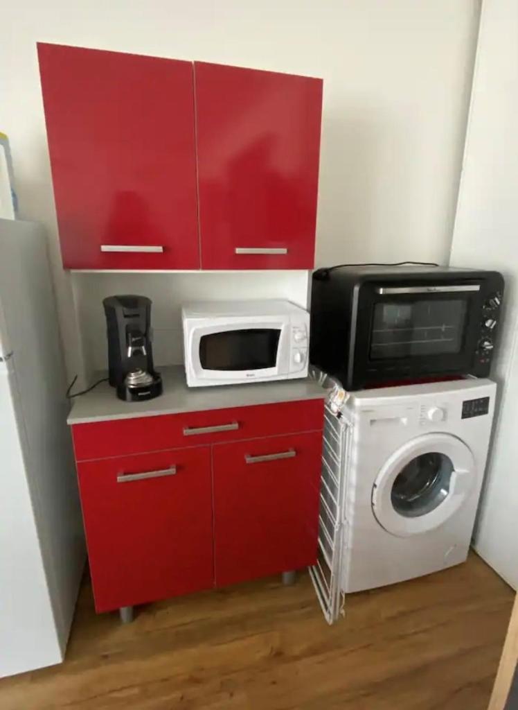 Joli T2 dans une maison de village photo 2