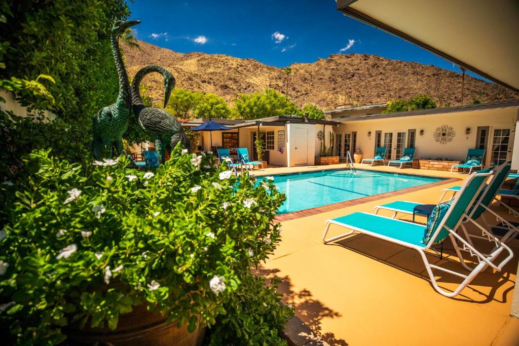 Old Ranch Inn - Adults Only 21 & Up photo 2