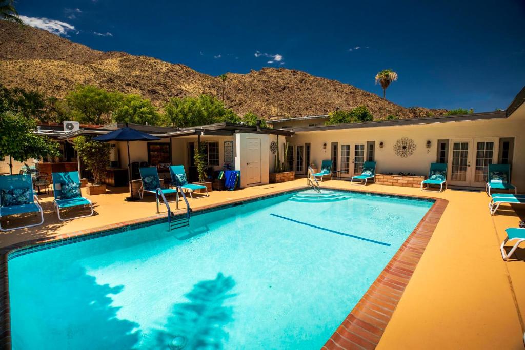 Old Ranch Inn - Adults Only 21 & Up photo 3