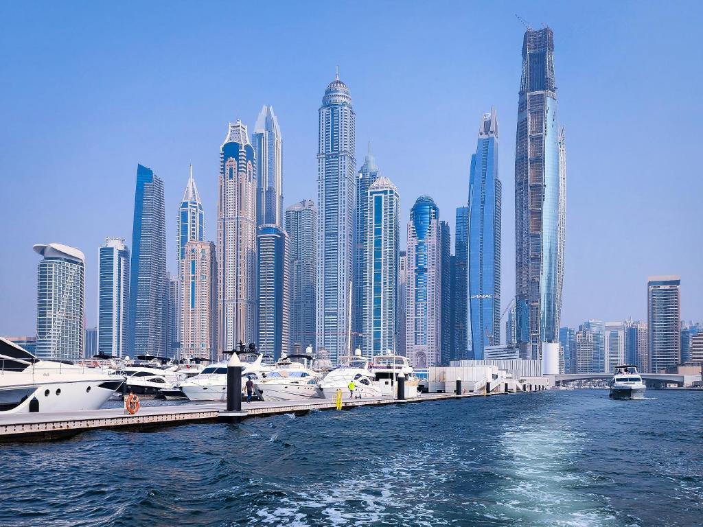 Cozy 2BR Delux Apartment in Dubai Marina photo 2