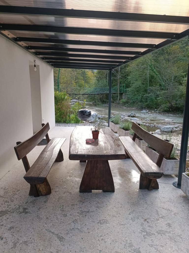 Riverside Guesthouse photo 3