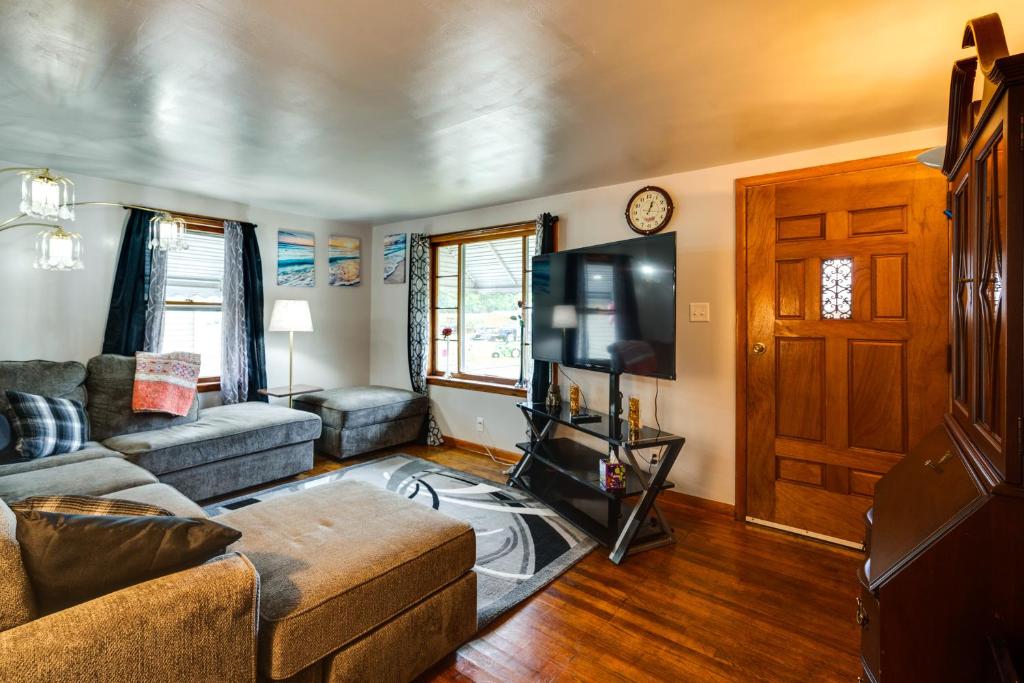 Pet-Friendly Ohio Retreat with Patio and Fire Pit! photo 4