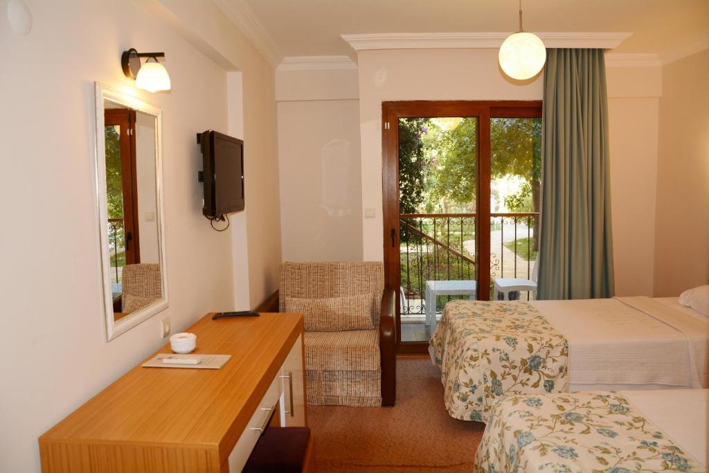 Perdikia Hill Hotel And Villas photo 3