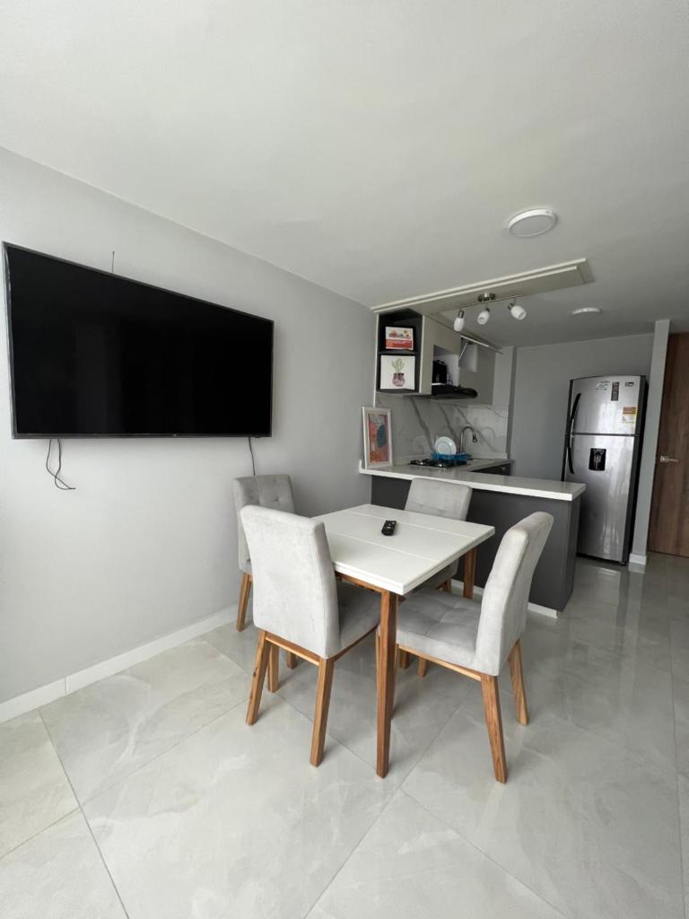 APARTAMENTO COMODO Y LINDO UBICADO EN EL MEJOR SECTOR DE LA CIUDAD!! Bq photo 3