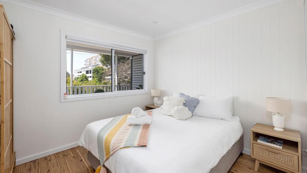 Shoal Bay Beach House Three photo 2