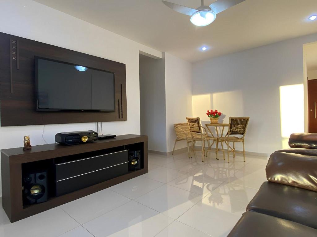 Apto próximo a praia da Tartaruga - WIFI 200MB - Netflix - Cozinha equipada - Garagem