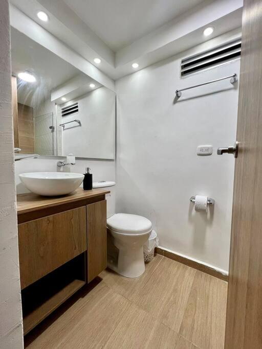 NUEVO APARTAMENTO CAMINANDO AL MALECÓN DEL RÍO, LINDO, MODERNO y CÓMODO photo 2