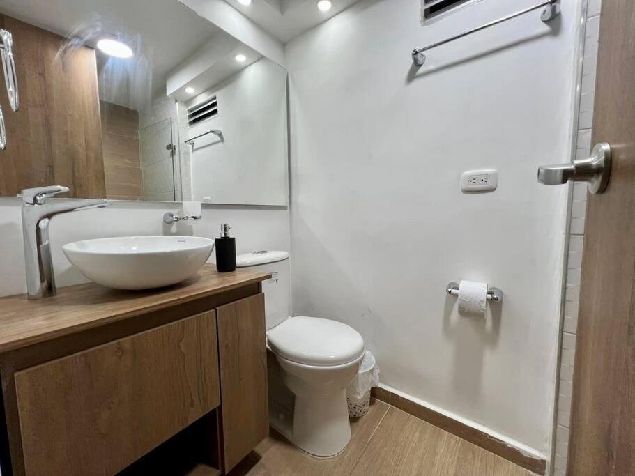 NUEVO APARTAMENTO CAMINANDO AL MALECÓN DEL RÍO, LINDO, MODERNO y CÓMODO photo 3