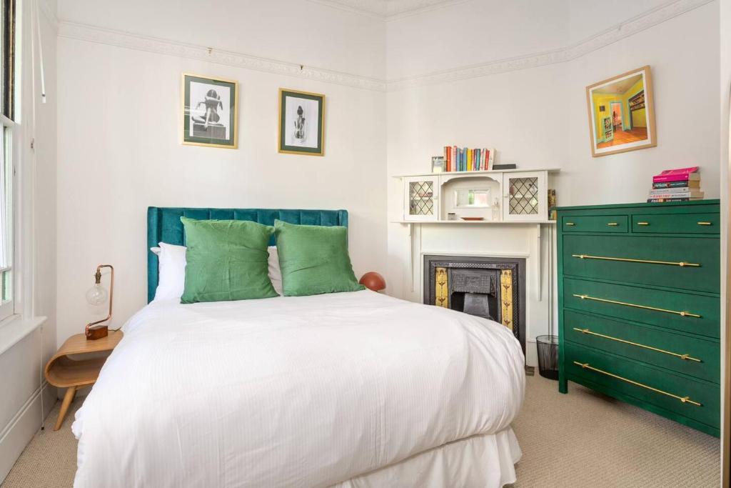 Wallabies Rest - An Ornate Newtown Terrace photo 2