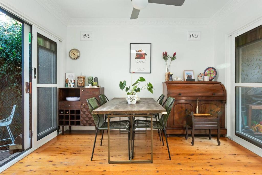 Wallabies Rest - An Ornate Newtown Terrace photo 3