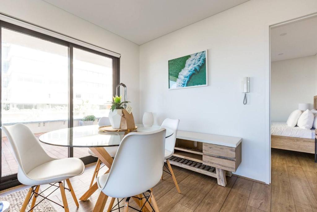 Bondi Beachfront Lifestyle - Ocean Views and Parking photo 2
