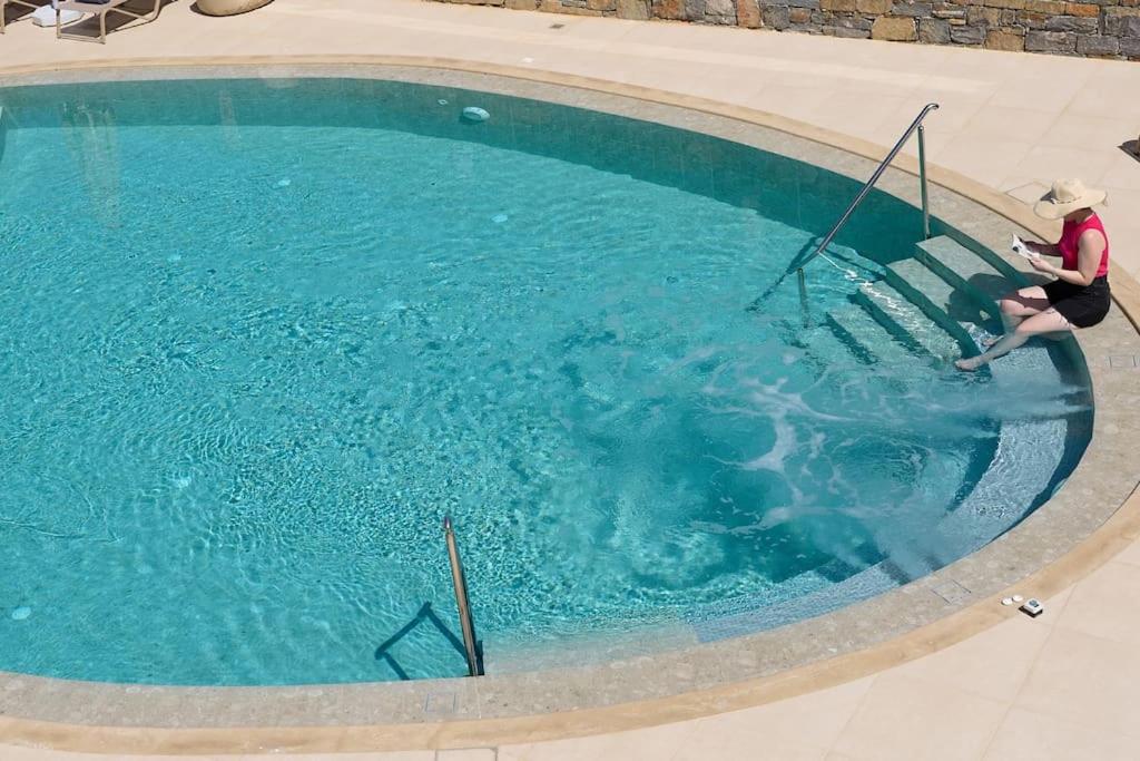 New Crete apartment in Stavromenos Coast w/pool photo 4