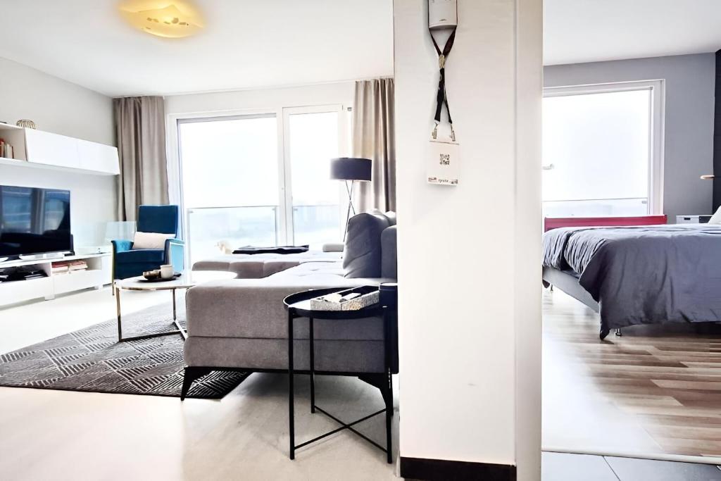 Beautiful luxury apartment in City with Lake view photo 3