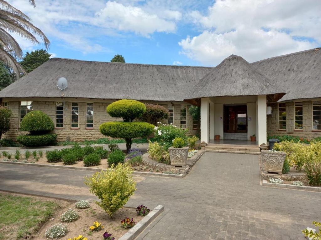 Mmelesi Lodge photo 2
