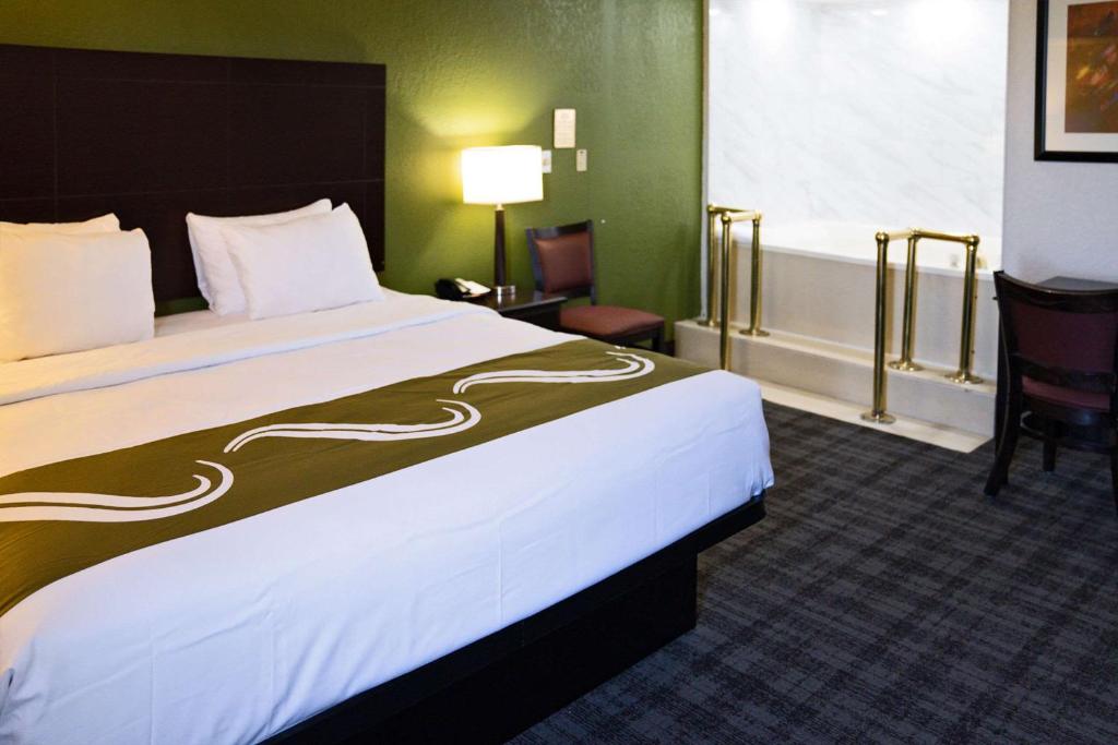 Quality Inn Seymour I-65 photo 2
