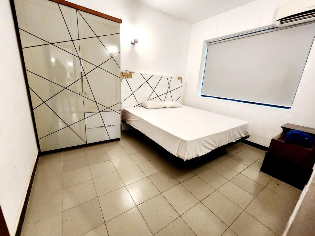 Peace Apartment: 3-Bed Urban Retreat photo 4