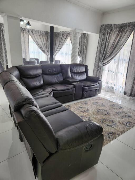 Johannesburg Alberton 3 bedroom house photo 4