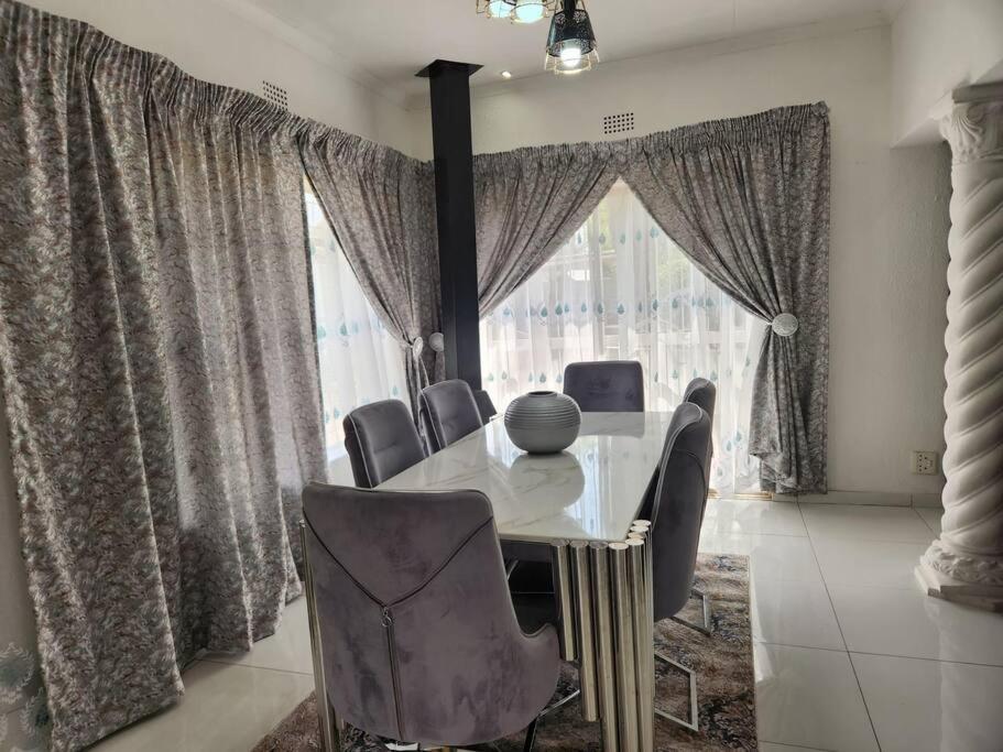 Johannesburg Alberton 3 bedroom house photo 1