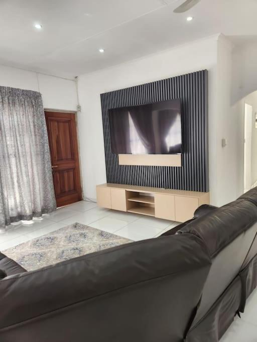 Johannesburg Alberton 3 bedroom house photo 3