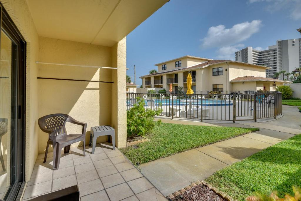 Daytona Beach Shores Condo Rental Walk to Beach! photo 2