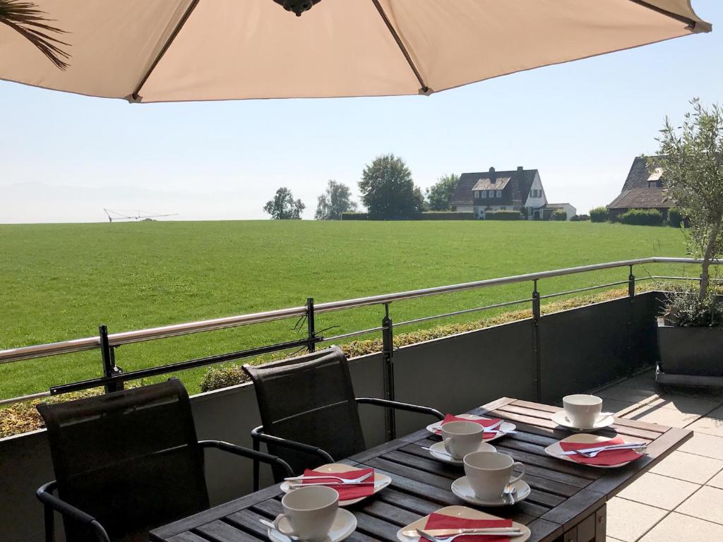 Ferienwohnung Seetraum - Hoch über dem See, großzügig mit großem Balkon photo 2