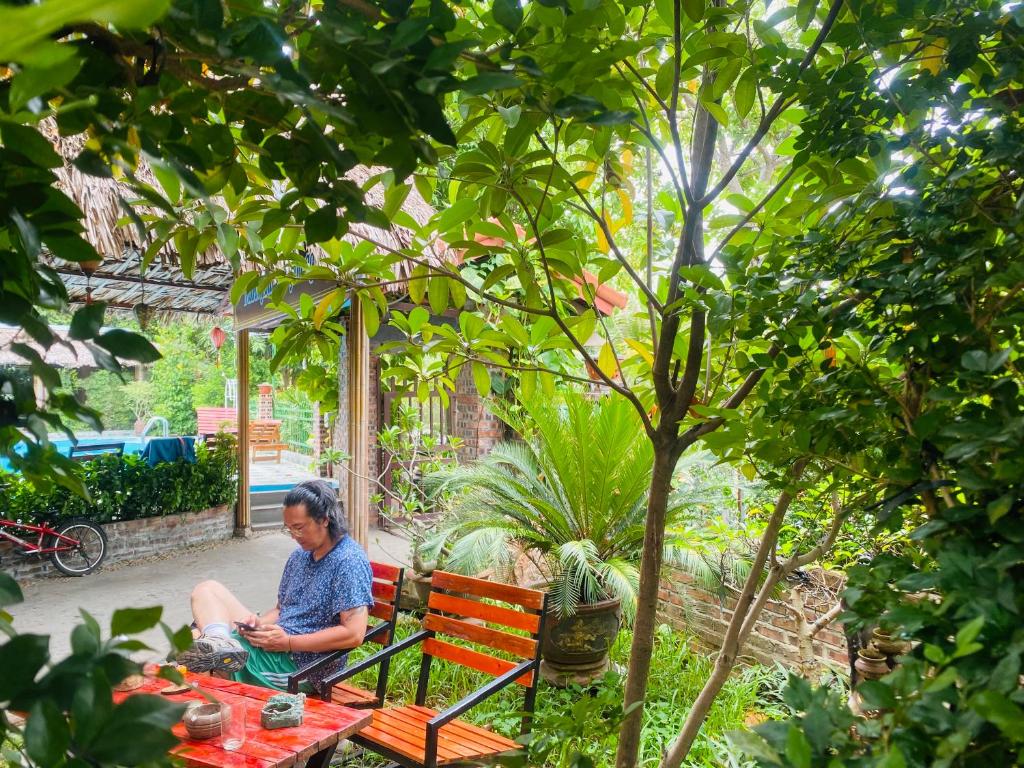 Tam Coc Little river Bungalow