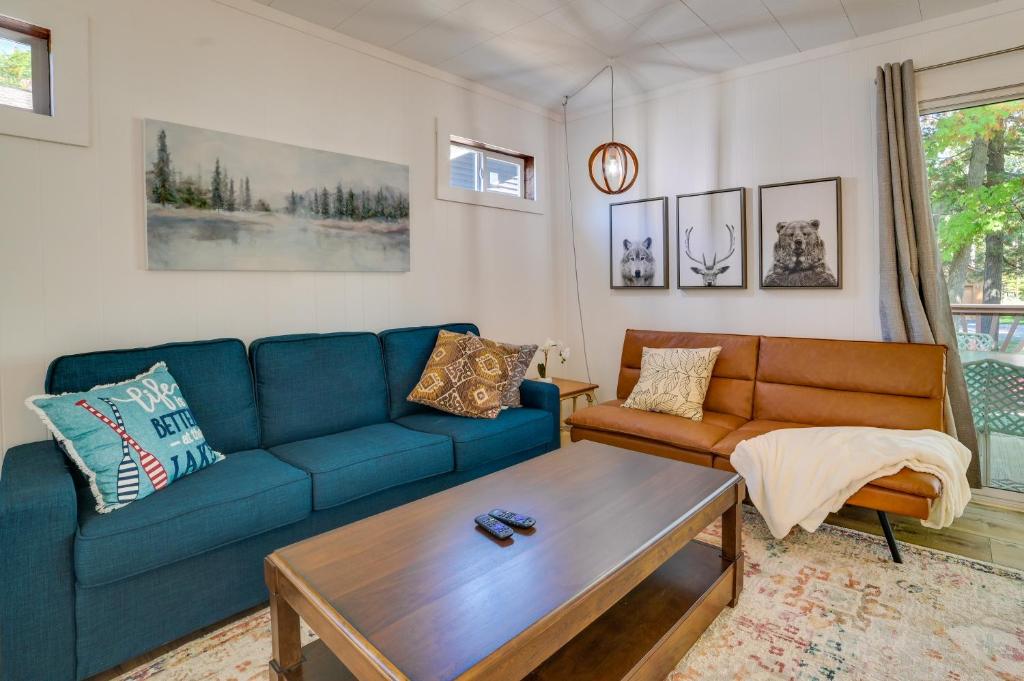 Higgins Lake Cottage with Private Fire Pit and Grill! photo 4