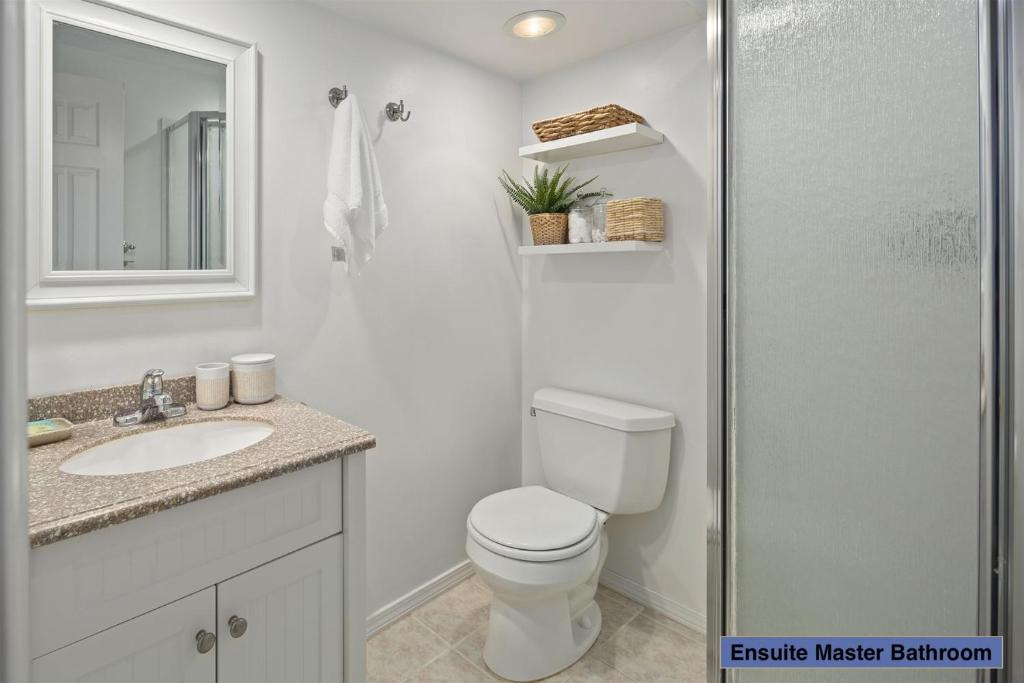 End Unit Townhome with in No VA, 40 Mins to DC, Pets OK photo 3