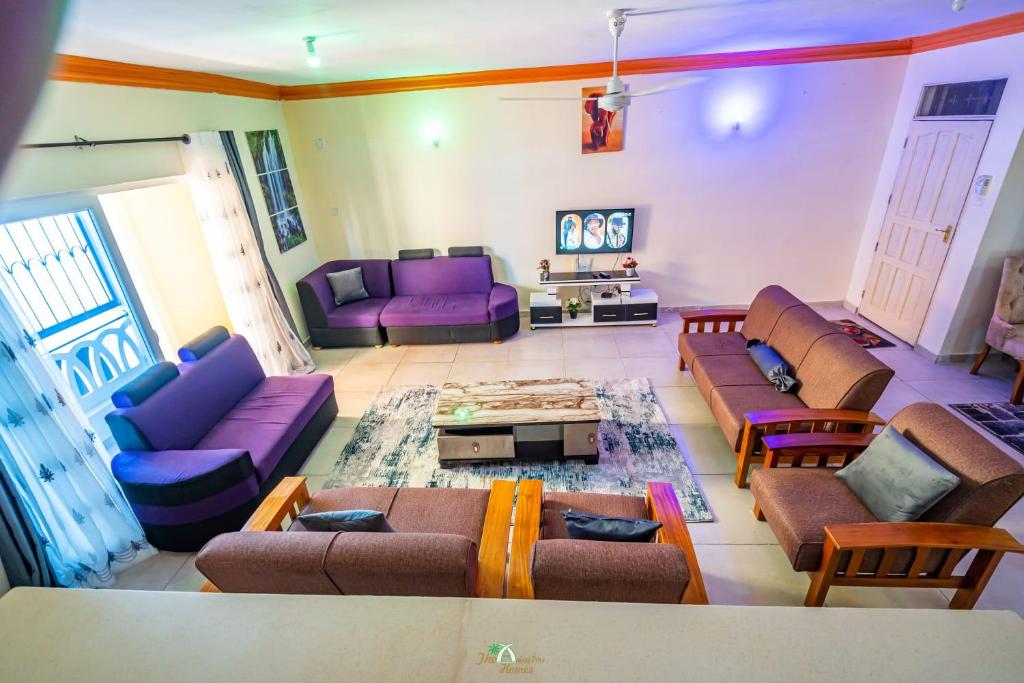 The Amass drive homes, Airbnb