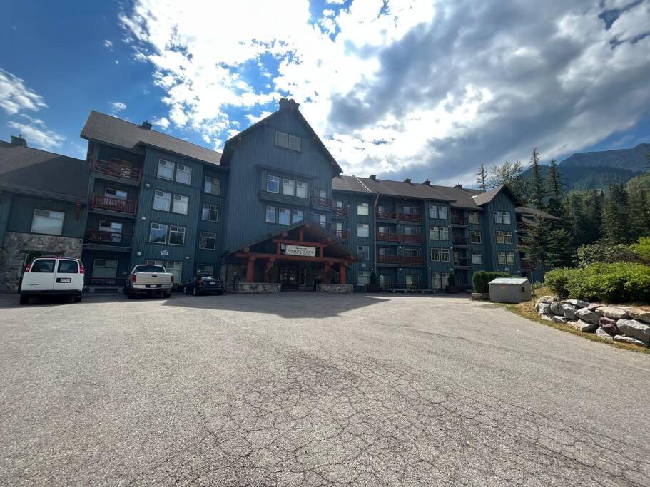 Snow Creek Lodge by FantasticStay photo 3
