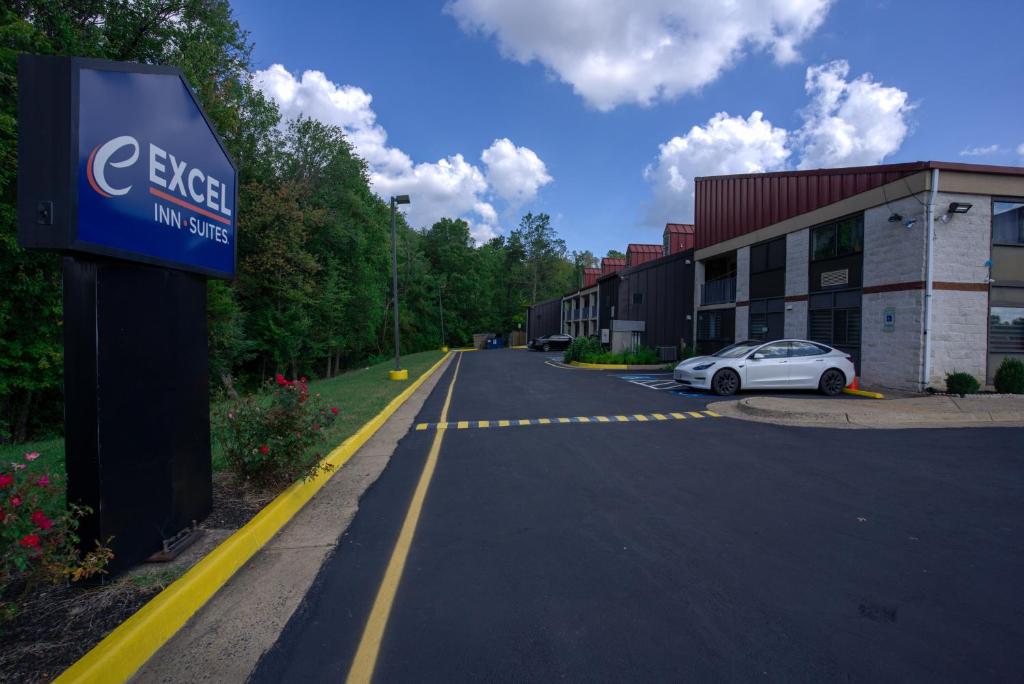 Excel Inn & Suites photo 1