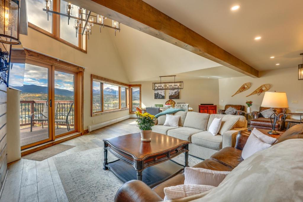 Mountain Adventure Home Base - Ski, Hike and Chill! photo 1