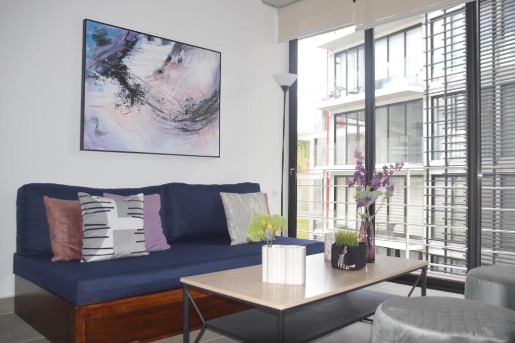 Cozy Stays Cayala Apartments (401) photo 3