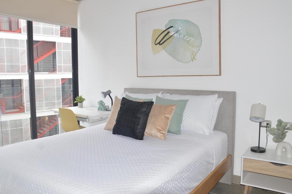 Cozy Stays Cayala Apartments (401) photo 2