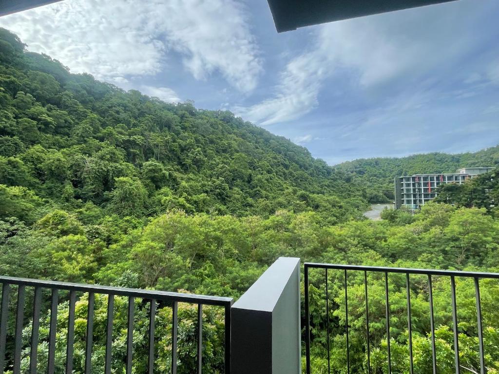 The Valley at Sunshine, Panoramic