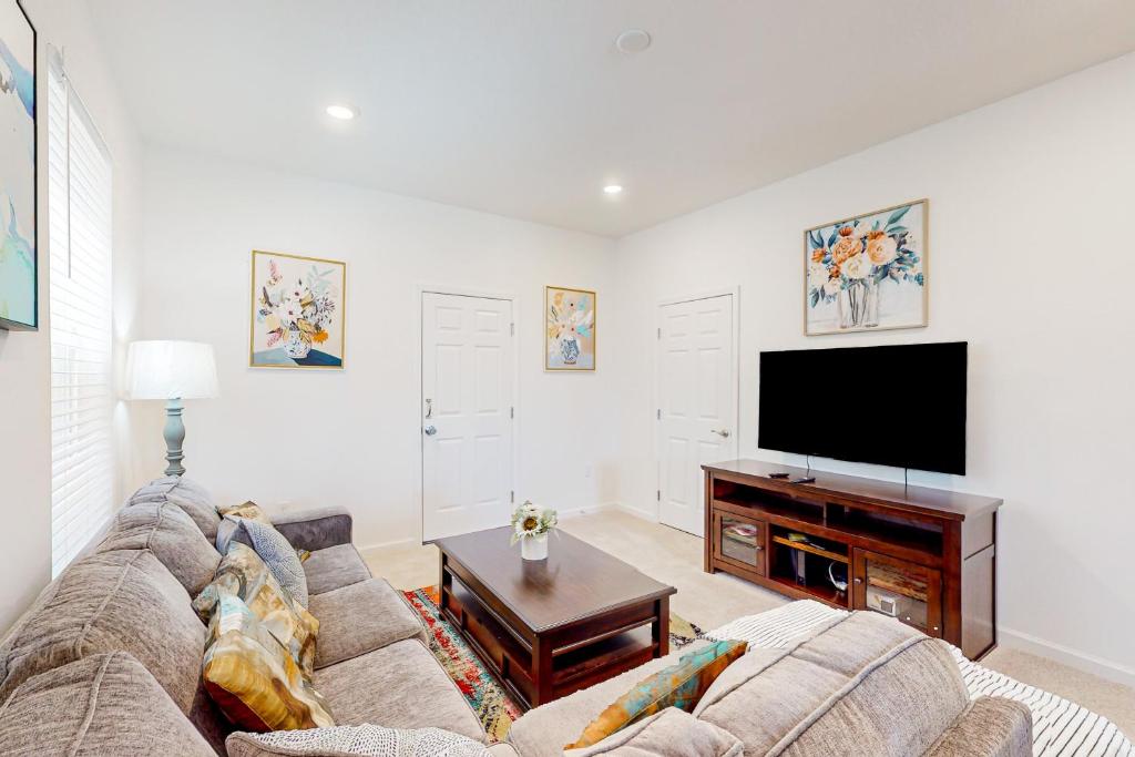 Magwins Villa @ 246